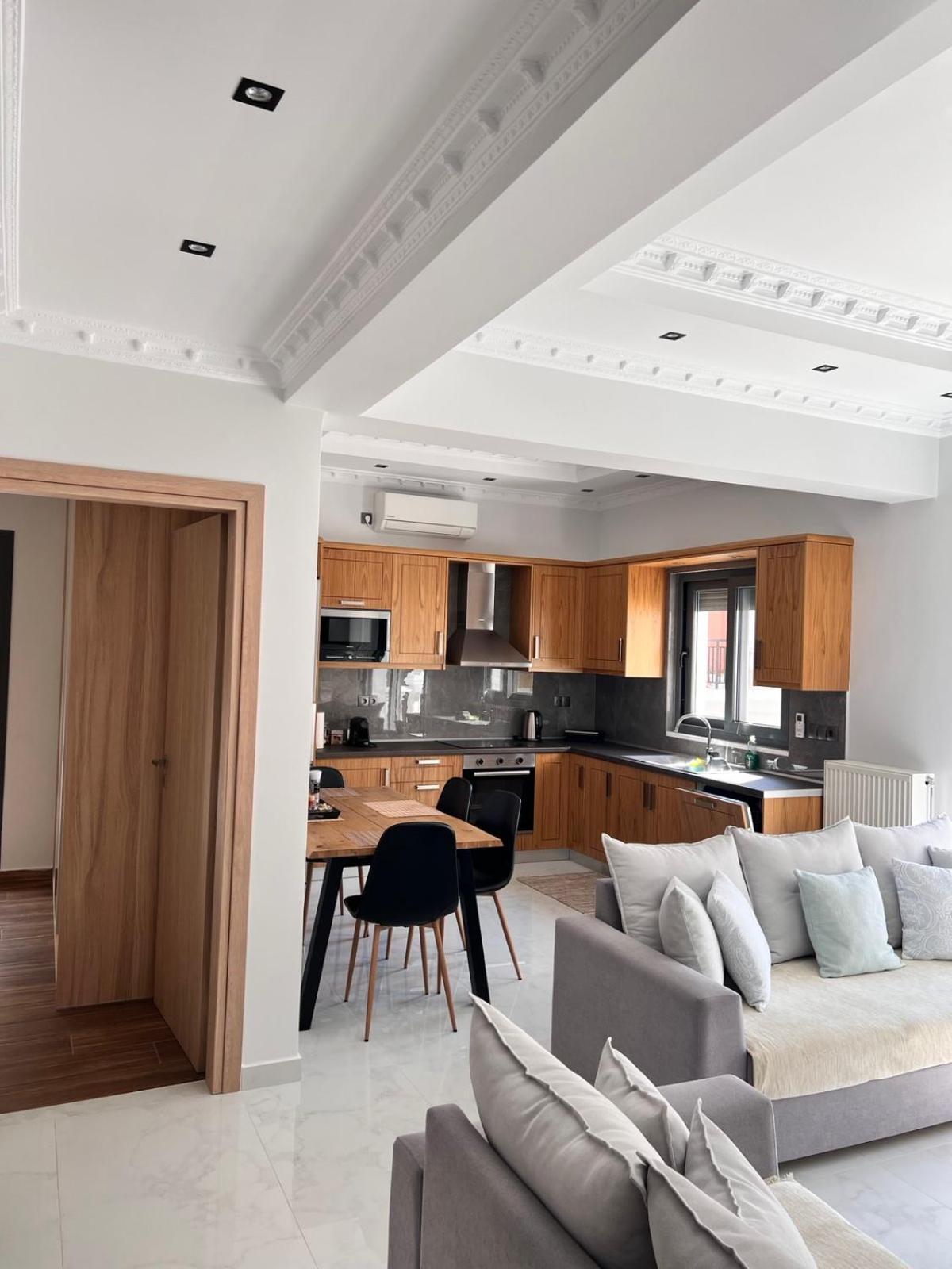 Kontis' Deluxe Furnished Apartment Loutraki  Exterior photo
